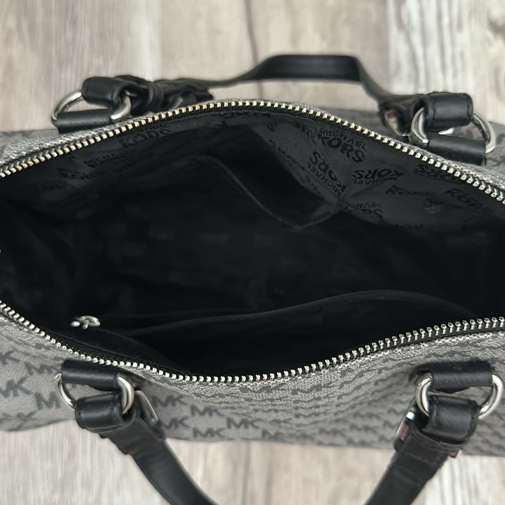 Michael Kors black and gray handbag - Picture 5 of 6